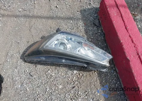 2019 Subaru Ascent Premium z USA, uszkodzony, nr VIN 4S4WMACD1K3477343